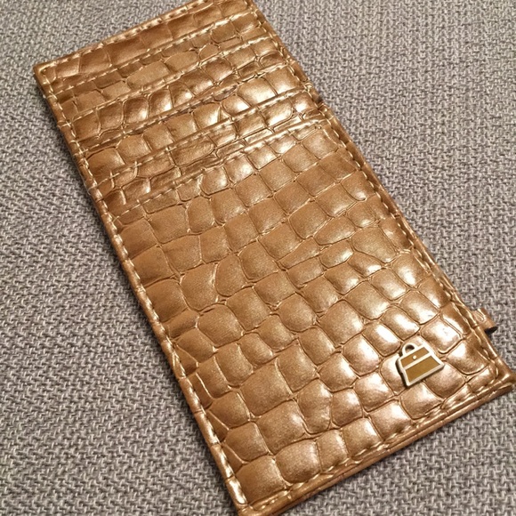 Never Used Credit Card & ID Window Holder - Picture 7 of 7